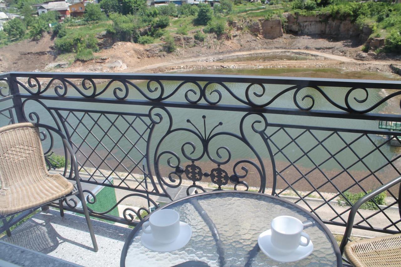 Готель River House Umanʼ Esterno foto